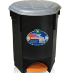 LIXEIRA COM PEDAL 30 LTS PC PRETA